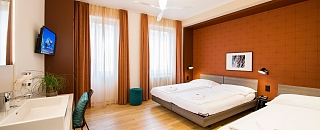 Hotel Pestalozzi Lugano Classc Family Triple Room 9